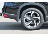 純正18インチアルミホイール、タイヤサイズ 225/55R18