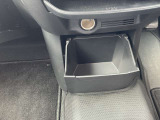 小物入れとしてここにあると意外と便利なBOX