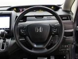 【運転席まわり】Honda独自の設計思想に基づき、自然に手を伸ばした先に操作したいものがあるようレイアウトを追求 !
