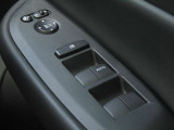 パワーウィンドウです!運転席でラクラク操作!元気なお子様やワンちゃんのイタズラも防いでいただけますよ!