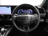 各操作スイッチなどもハンドルから手を放すことなく操作可能で安全運転に支援いたします!
