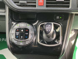 「中古車ハイブリッド保証」付き。ハイブリッド機構を無償で保証します。保証期間は、初度登録年月から10年目まで、またはロングラン保証が終わってから3年間。ただし累計走行距離が20万km以内です。