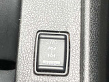 【4WDスイッチ】切り替え式の4WDスイッチになります。