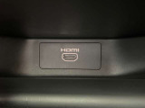 カーナビに連動したHDMIソケットも装備されております。
