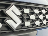 【全方位モニター用カメラ装着車】クルマの前後左右に4つのカメラを設置。対応ナビゲーション(販売会社装着アクセサリー)を装着すれば、クルマを真上から見たような映像などを映し出す全方位モニターに