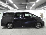 両側パワースライドドア付きだから、狭い駐車スペースなどでの 乗り降りラクラク!小さなお子さまのいるご家庭には嬉しい装備。