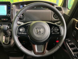 【純正革巻きステアリング】上質な革を使用することで、手にしっかり馴染みとても運転しやすいハンドルです♪