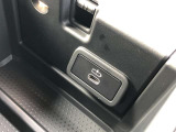 車両の詳細、ご質問につきましては、営業スタッフまでお気軽にご連絡下さいませ。遠方のお客様には実車の詳細動画送信も承ります。お問合せをお待ち致しております。