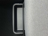 助手席シートアンダートレイ