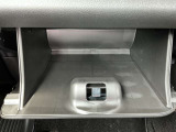 広々としており、いろいろなものが収納可能です。