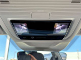 LEDルームライトはタッチで消灯・点灯可能。極力物理スイッチを無くして、先進的なスッキリとしたデザインを採用。