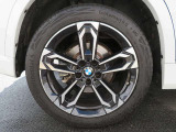 ◆ローンリース等ファイナンス商品、BMW専用自動車保険、BMWカード、コーティング、板金塗装、ドライブレコーダーなど社外品の取扱もございます。お車に関することは全てバルコムにお任せ下さい◆