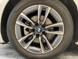 BMWならではの卓越した走りを支えるホイールと足回りです!日本車の走りに慣れている方にもぜひ体感して頂きたいほど、高いレベルでまとまっています!