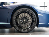 Wheel cap with Lamborghini logo