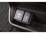 USBオーディオ用ソケットがついていますので携帯電話などを接続すれば音楽等の再生が可能です!