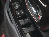 ◆パワーウィンドウスイッチ◆運転席から全席の窓の開閉操作を行うことが出来いつでも換気ができます!
