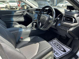 高いホールド性で運転姿勢が安定します。長距離ドライブでも疲れにくいのが魅力です。快適なドライビングライフをお送りください♪