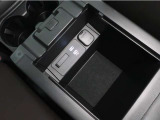 CarPlay対応USB差し込み口で充電しながらドライブ楽しめます♪