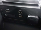 【USB接続】USB接続も可能です。スマートフォンと連動して音楽も再生可能です。