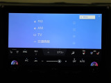 ディスプレイオーディオを装備。スマホとクルマをつなぐことで、これまでのナビに加えて、色々なサービスが楽しめます。