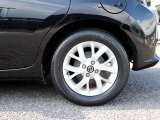 左リヤ185/65R15インチタイヤ&専用アルミホイール!