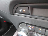 朝晩が冷え込む、季節には欠かせないシートヒーターを、運転席/助手席に装備◎さらにはステアリングヒーターで、指先も暖かく、安全にステアリングを握る事ができます☆