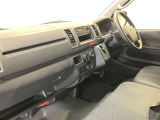 分かりやすく操作しやすい運転席まわりです☆