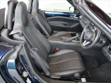 神戸マツダ神戸西インター店は、通常ディーラー+&alpha;の次世代型店舗としてROADSTER EXPERIENCE SPACEの冠を掲げ、「いつでも・誰でも・気軽に会いに行ける」ロードスターUカー専門店。