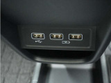 ◆USBチャージャー◆使いやすい場所に装備されています。