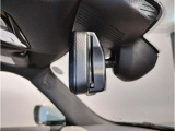 【ミラー内蔵ETC】BMWのETCシステムはルームミラー内蔵型となります。ルームミラー配置により収納スペースを確保しています。