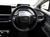 各操作スイッチなどもハンドルから手を放すことなく操作可能で安全運転に支援いたします!