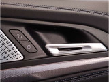 当社BMW認定中古車は全車保証付きでございます。また保証料金や整備費用はお見積書内の諸費用・税金に追加計上する事はございません。認定中古車保証付きのお支払総額でお見積りご依頼の上、他店とお比べください