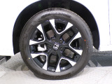 【純正アルミ】純正アルミ装備車です。走りもキビキビ見た目も格好良いです。見た目を重視する方には欲しい装備です!