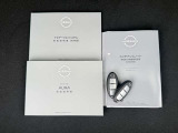 整備手帳&保証書、車両&ナビ取扱説明書。