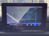 バックカメラはワイドカメラになっていますので、3種類の映像が選択可能です☆これはトップダウンビュー♪