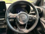 インテリアに合わせたデザインのステアリングは、運転される方のことも考え、運転しやすい形状、大きさです。是非一度、実際に触ってお確かめください。