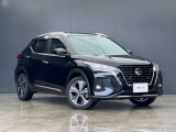 存在感あるダブルVモーショングリルと鋭いLEDヘッドランプが印象的!精悍なブラックボディがスタイリッシュさを引き立てます。