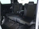 サードシートは便利な5:5分割可倒式シートです。収納と乗車人数のバランスに優れています♪荷物の大きさに応じたラゲージスペースをフレキシブルに作り出せるので、シーンに応じた使い方ができます♪