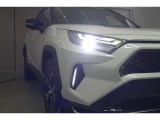 話題のLEDヘッドランプが採用されております! 省電力で長寿命、しかもとても明るく熱くなりにくい性質を持ったライトになります。虫も寄ってきにくい性質も持っております。