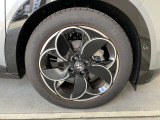八光自動車社内でホイールキャップを塗装おこなっております。車体などご希望があれば塗装致します。