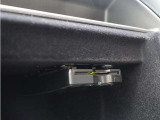 高速道路の料金所をスムーズに通過できるETCを装備。