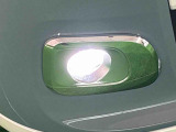 メッキベゼル付きLEDフォグランプ LEDの明るい光が霧の発生や悪天候時に視界確保をサポートします!