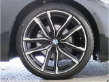 アウトバーンでの走行を見据えたBMWのブレーキシステムはもしもの時にもいち早くマシンを停止してくれます。