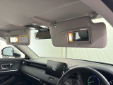 【あると便利な装備】運転席・助手席サンバイザー内側ライト付きミラー+マップランプが装備されています