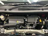 エンジンルームもクリーニング済みできれいですよ。日産の整備士がしっかりと丁寧に点検していますので安心してお乗りいただけます