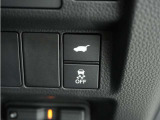 ◆VSA◆横滑り防止装置が装備されています。コーナーリング時の横すべりを抑える機能と、車両の急激な挙動変化を抑える機能で、安定した走行を実現しています。運転に安心とゆとりが出来ます。