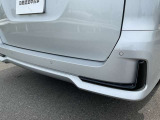リヤバンパーにもコーナーセンサーが付いています。駐車中に、障害物との距離を警報音で教えてくれます。