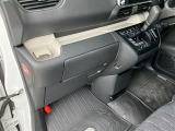 すべての販売車両に保証が付いているため、万が一の納車後のトラブル時にも安心です。中古車購入でありがちな「買ってすぐ壊れたらどうしよう」という不安を解消!(※一部コミコミ目玉車は除きます)