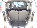 ◆定員乗車時のカーゴルームです。普段のお買い物の荷物やたくさんの収納が可能です。
