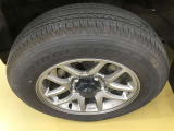 175/80R16夏タイヤを装着しています